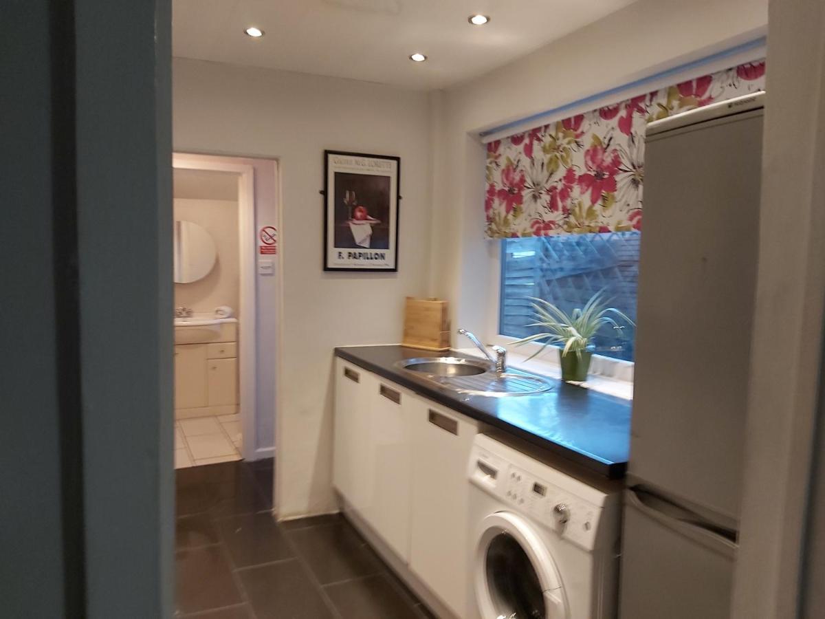 Pearson House - Huku Kwetu 3 Bedroom End Of Terrance House - Family And Business Group Self Catering Accommodation -Huku Kwetu ノッティンガム エクステリア 写真