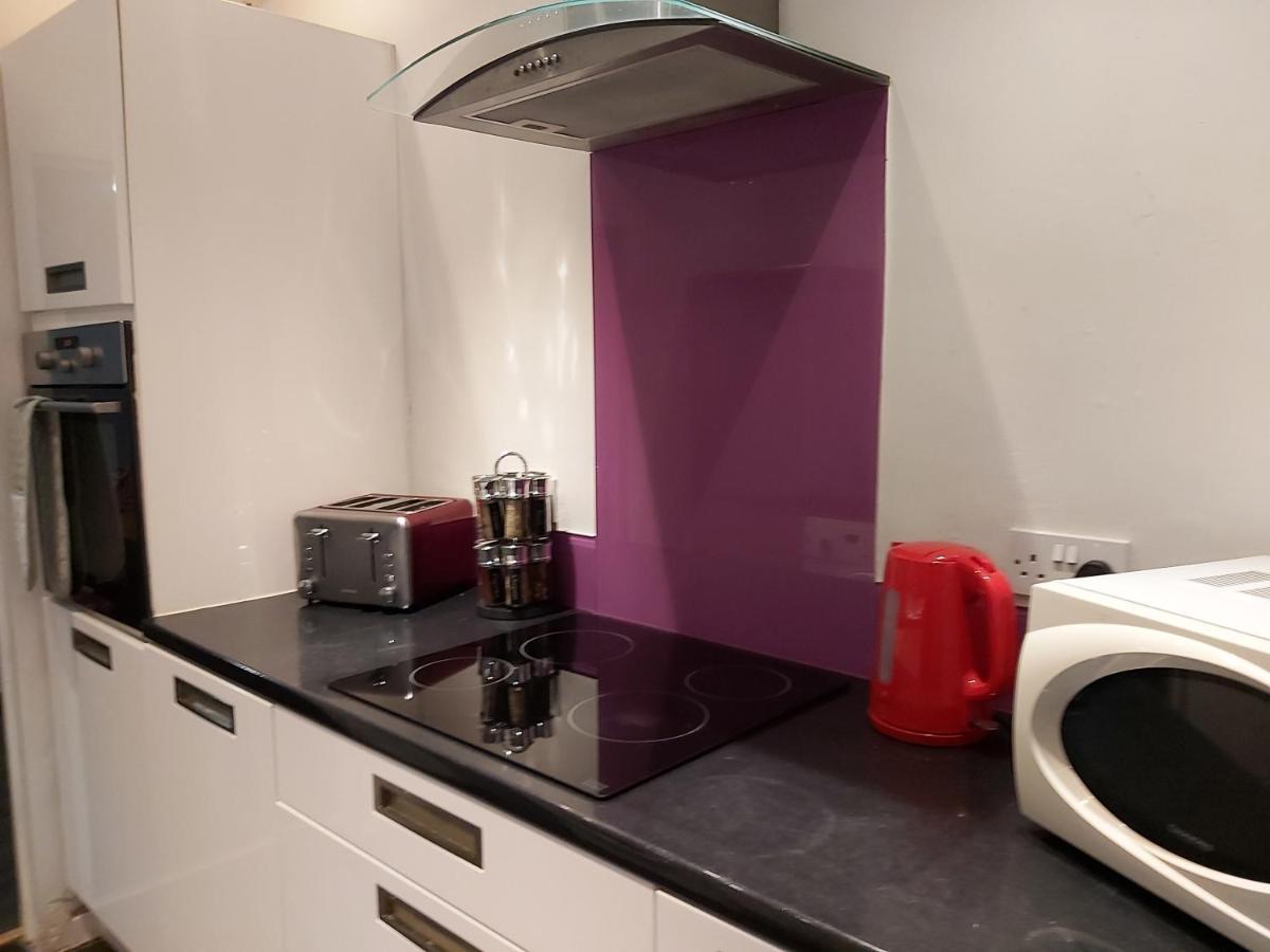 Pearson House - Huku Kwetu 3 Bedroom End Of Terrance House - Family And Business Group Self Catering Accommodation -Huku Kwetu ノッティンガム エクステリア 写真