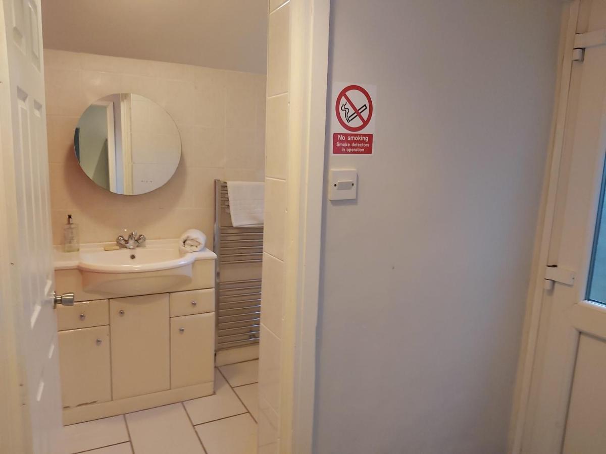 Pearson House - Huku Kwetu 3 Bedroom End Of Terrance House - Family And Business Group Self Catering Accommodation -Huku Kwetu ノッティンガム エクステリア 写真